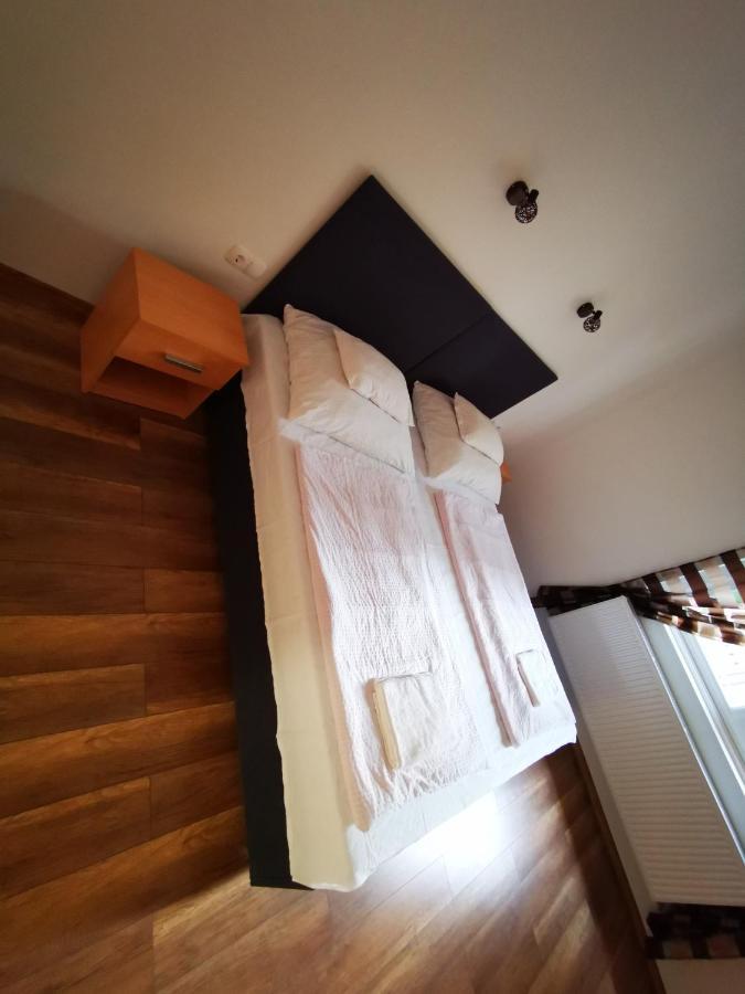 Mate Apartman Gyula Exterior photo