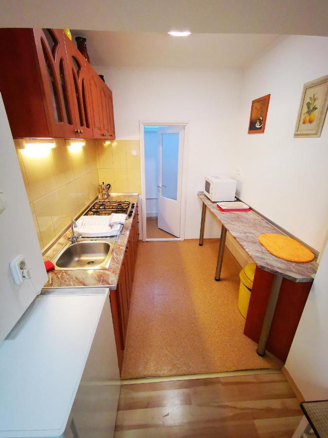 Mate Apartman Gyula Exterior photo