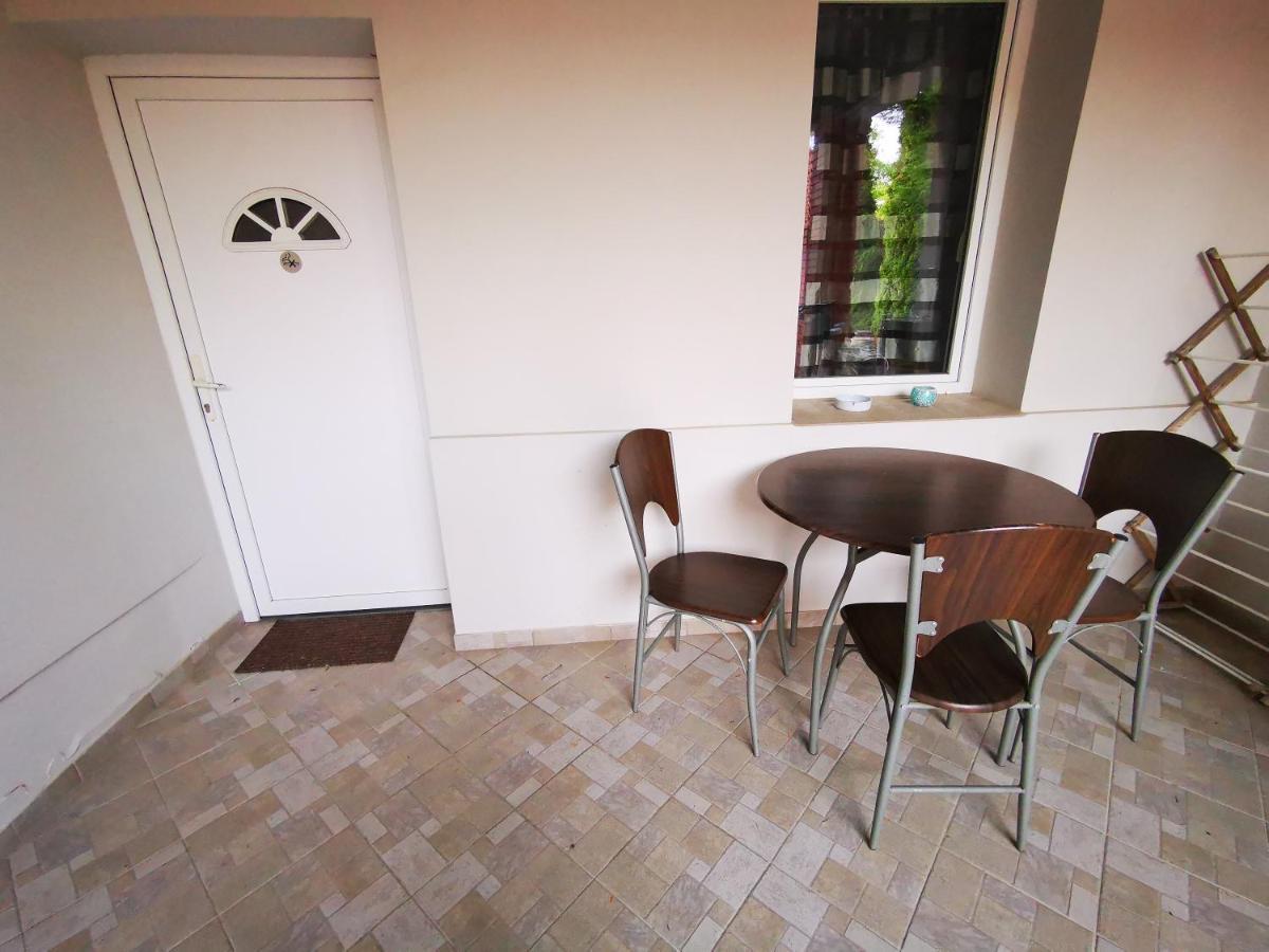 Mate Apartman Gyula Exterior photo