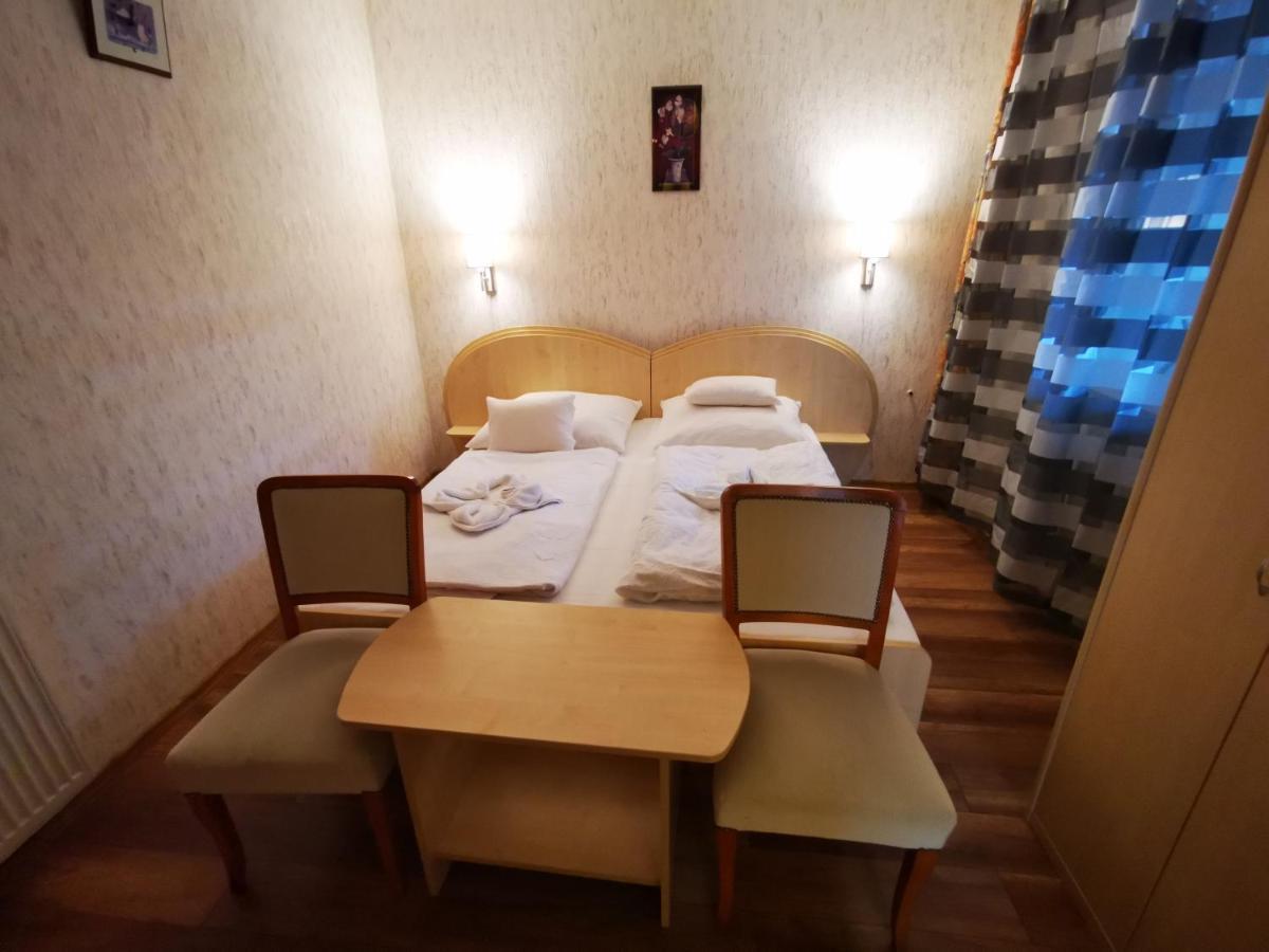 Mate Apartman Gyula Exterior photo